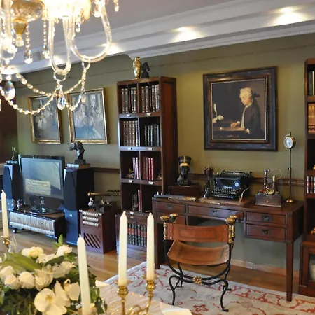 Classic With Beautiful View Kastoria