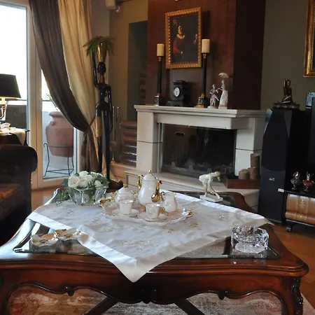 Classic With Beautiful View Apartment