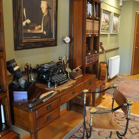 Classic With Beautiful View Kastoria