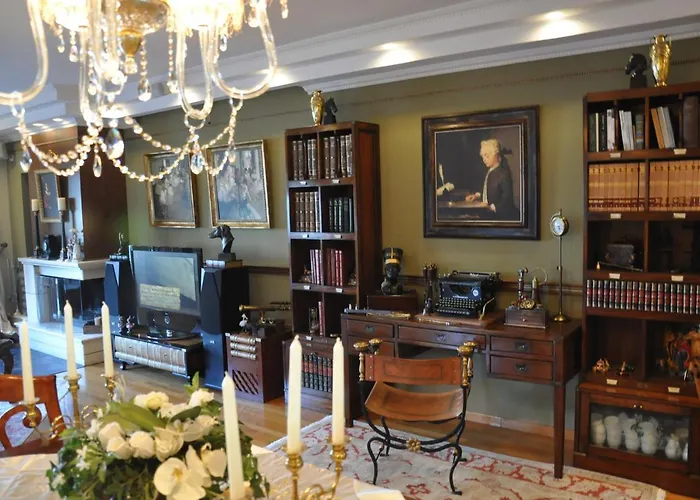 Classic With Beautiful View קסטוריה