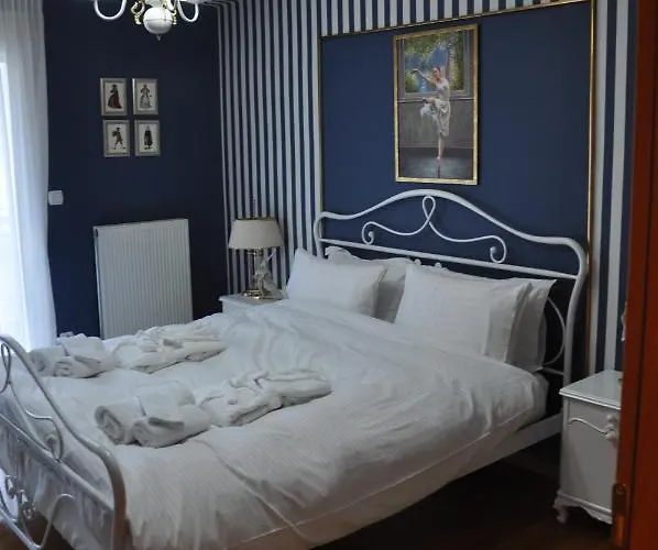 Classic With Beautiful View דירה