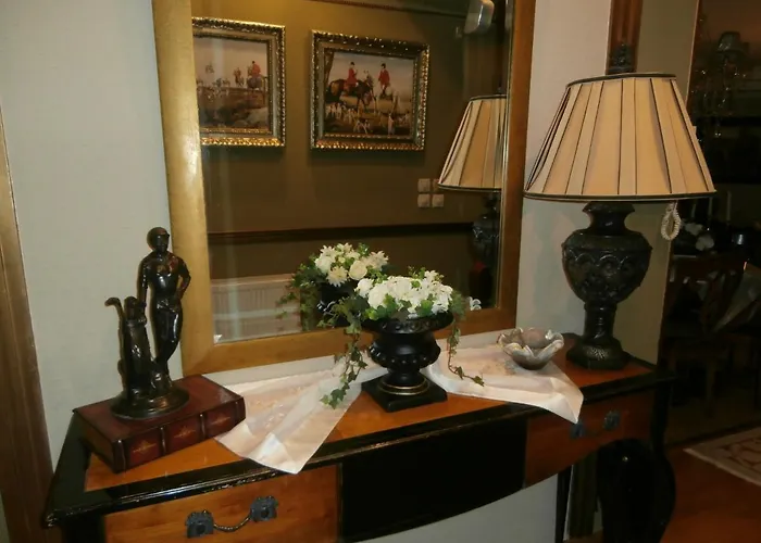 Classic With Beautiful View דירה