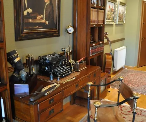 Classic With Beautiful View קסטוריה