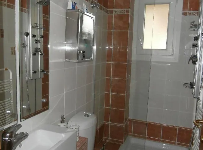 Classic With Beautiful View דירה